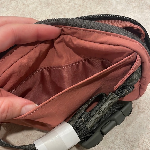 Lululemon Mini Everywhere Belt Bag - Brier Rose - Picture 6 of 8